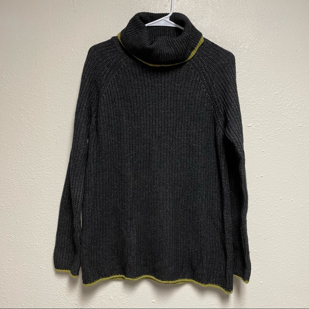 Bartolini wool and cashmere blend turtleneck sweater.